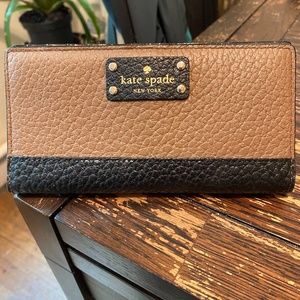 NWOT Kate Spade Bifold Wallet